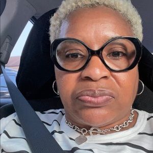 Meet your Posher, Michele